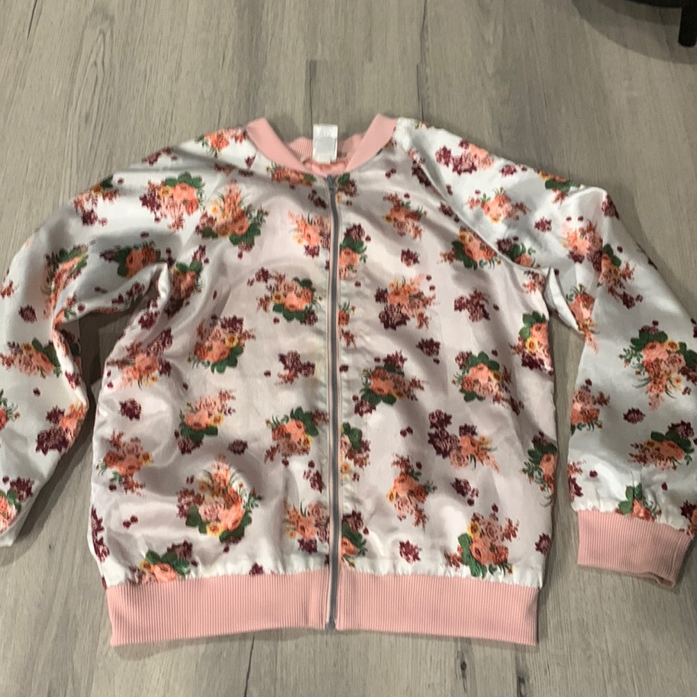 X large jacket has roses and other flowers
